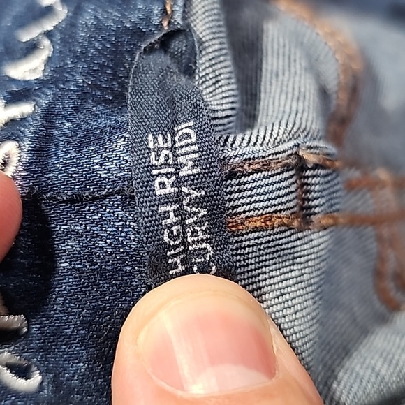 Aeropostale dark wash 33" waist high rise curvy jean shorts - Picture 6 of 6